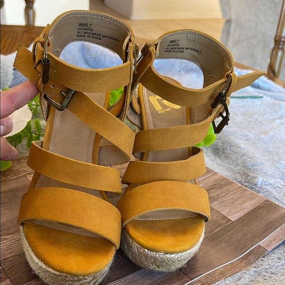 Report Yellow Espadrille Wedges with Straps - Picture 1 of 6